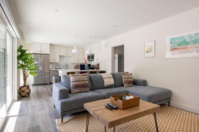 Redondo Beach 2br steps to water near pier LAX-1167